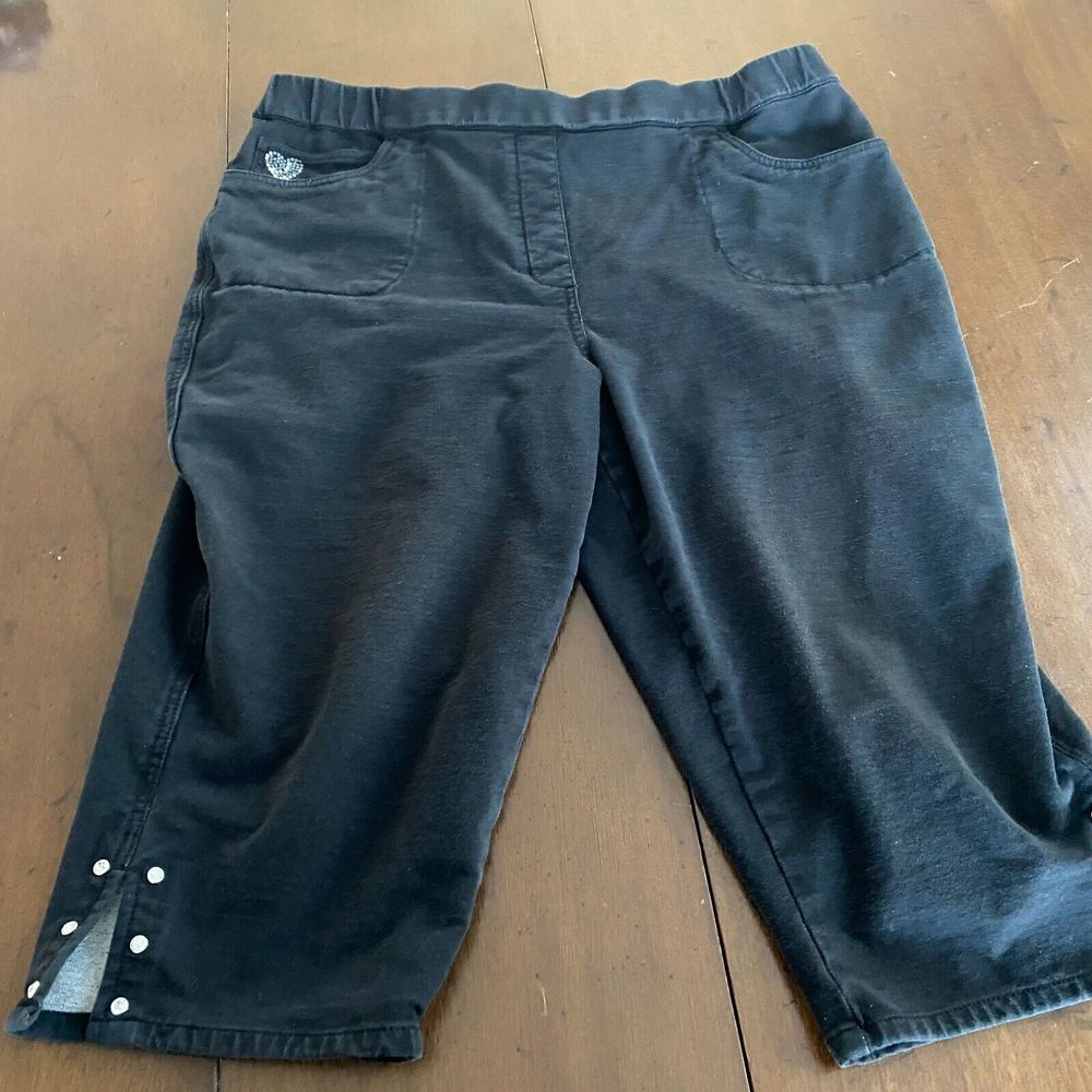 Quacker Factory Capri Jeans Women's XL Black Denim Ankle Slit Dream Jeannes‎